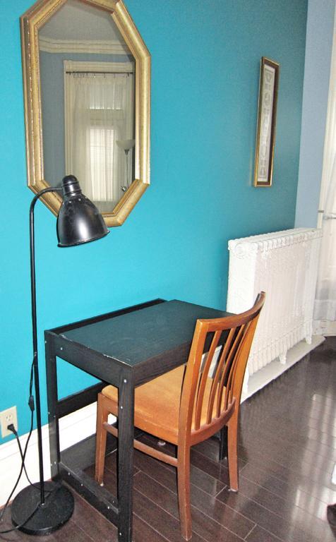Spadina 11 Guesthouse โตรอนโต ภายนอก รูปภาพ