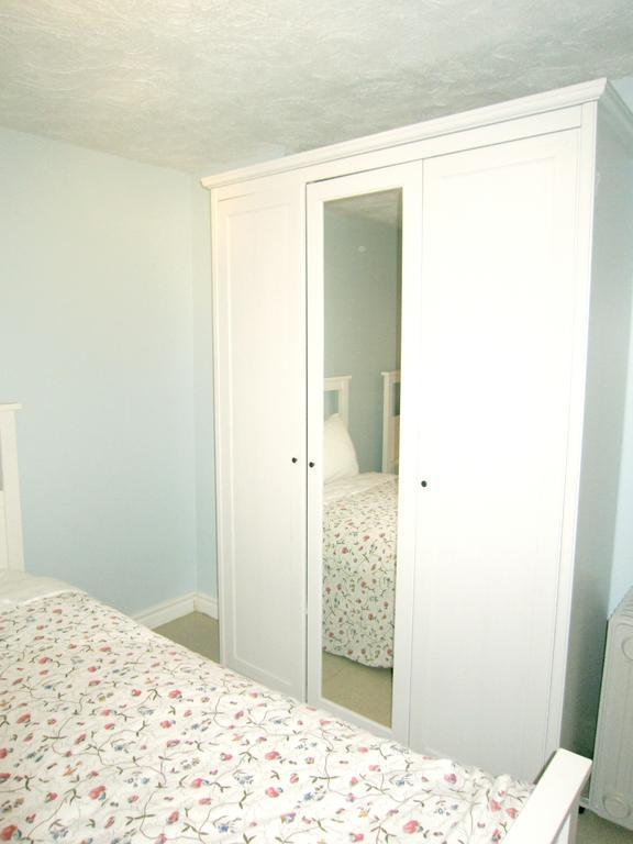 Spadina 11 Guesthouse โตรอนโต ภายนอก รูปภาพ