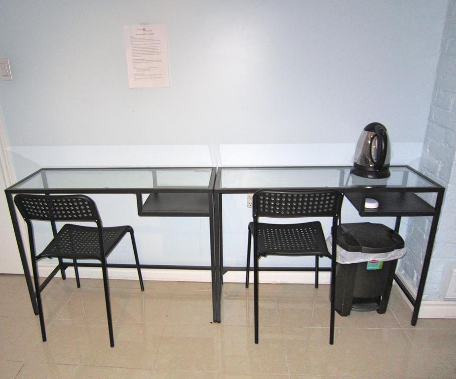 Spadina 11 Guesthouse โตรอนโต ภายนอก รูปภาพ
