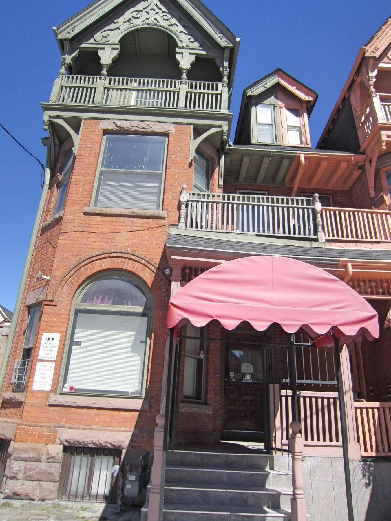 Spadina 11 Guesthouse โตรอนโต ภายนอก รูปภาพ