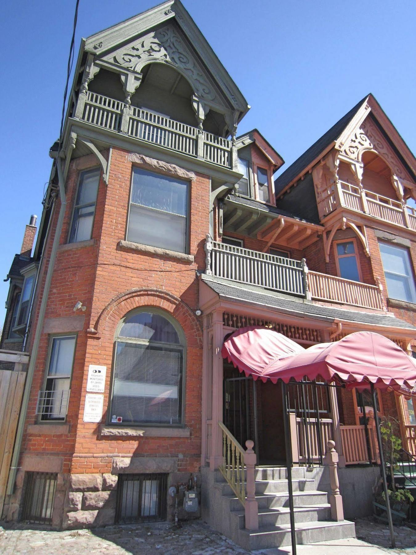 Spadina 11 Guesthouse โตรอนโต ภายนอก รูปภาพ