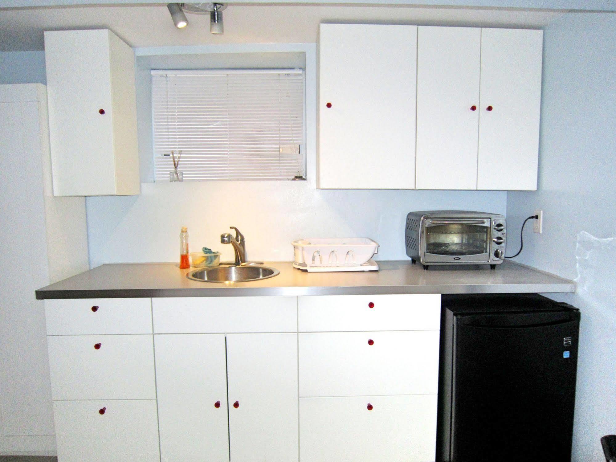 Spadina 11 Guesthouse โตรอนโต ภายนอก รูปภาพ
